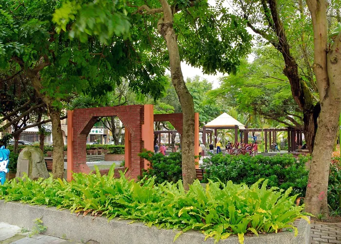 Central hotel: Link World Hotel